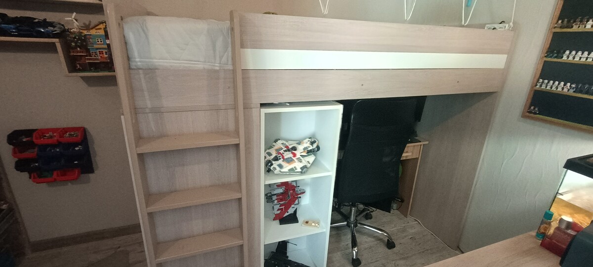 Elbląg Witam mam na sprzedaż łóżko z materacem piętrowe tzw antresole wymiary:
Długość 210 cm
Szerokość 95 cm