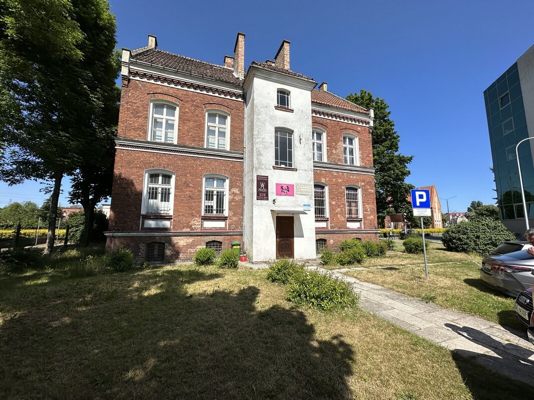 Elbląg BIURO NIERUCHOMOŚCISZULC& SZULCNA WYNAJEMMieszkanie - Elbląg ul. RobotniczaPowierzchnia: 15 m2Mieszkanie na