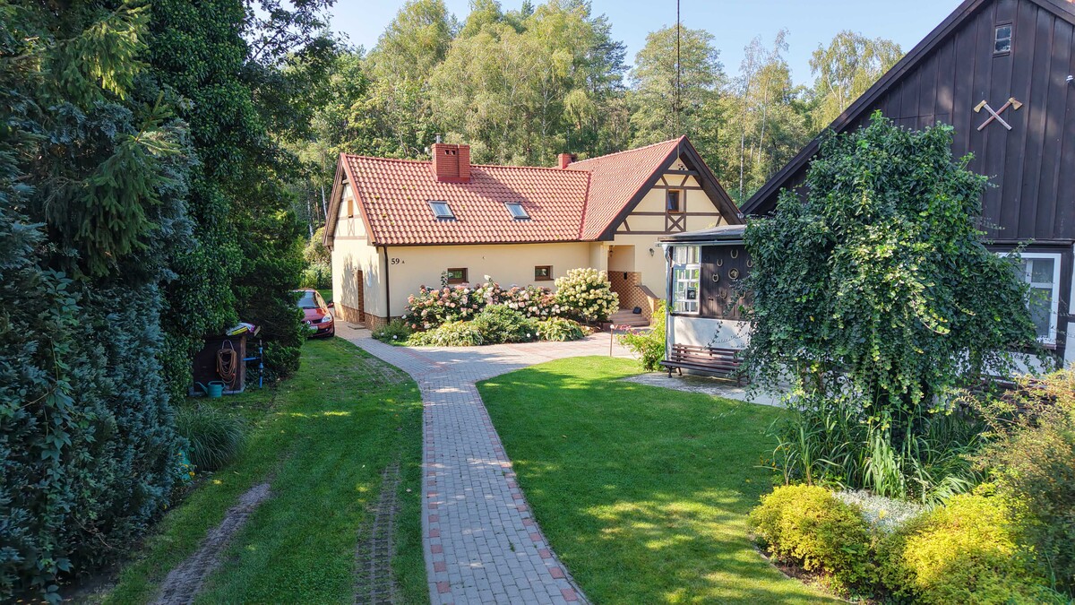 Elbląg WGN- NIERUCHOMOŚCI biuro w Elblągu prezentuje na sprzedaż trzy domy: dom rodzinny, dom letniskowy i dom