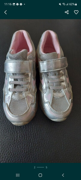 Elbląg Sprzedam buty dla dziewczynki, świecące sneakersy w rozmiarze 28.Stan bdb. Polecam.