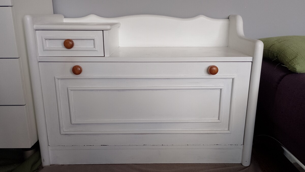 Elbląg UWAGA. Oddam za darmo
Witryna oszklona wys. 200cm, szer. 50cm, gł. 37 cm.
Szafka RTV wys. 75cm, szer. 72cm,