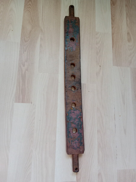 Elbląg Witam mam do zaoferowania zaczep dolny do ciągnika, traktora z czasów PRL. Wymiary długość 81,5 cm, szerokość 8