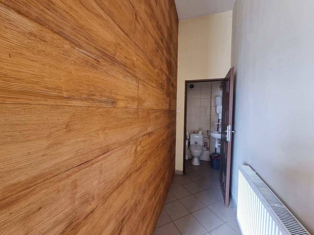 Elbląg AS NIERUCHOMOŚCI POLECALOKAL UŻYTKOWY Elbląg, ul. Grunwaldzka* 70 mkw parter+ 30 mkw biuro na