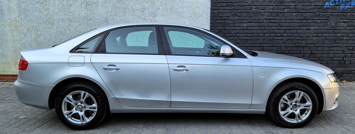 Elbląg 🚗 Audi A4 B8 S-LINE 1,8 Benzyna 120 KM, 2009 rok — Manual, Klimatyzacja, ALU, Tempomat, Nowe OC i
