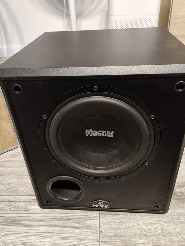 Elbląg Sprzedam amplituner kina domowego Denon AVR-2113. W zestawie: oryginalny pilot, kabel zasilający. Brak