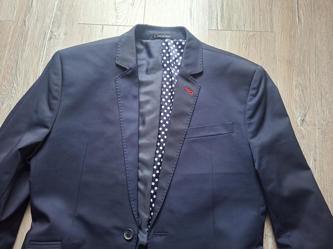 Elbląg Marynarka rozm 46/176/82 pasuje na 170 cm
Sprzedam ubraną 2 razy marynarkę. Syn szybko wyrósł. Piękny, ciemny