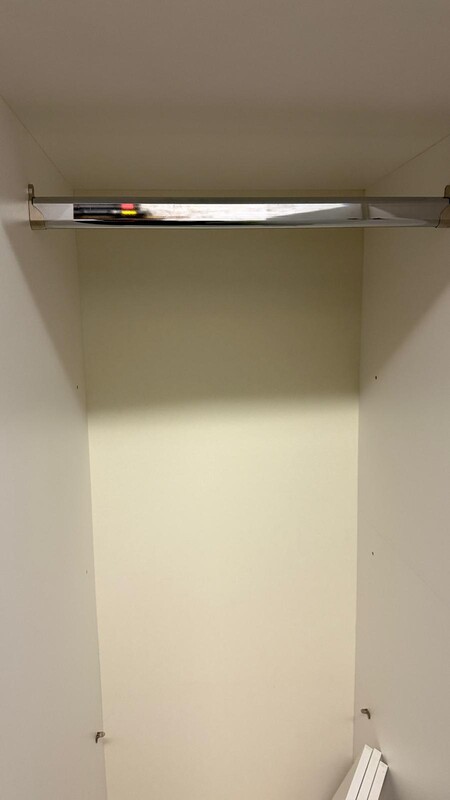 Elbląg Sprzedam szafę o wymiarach: szerokość: 89,5 cm, głębokość: 55 cm
Transport we własnym zakresie.