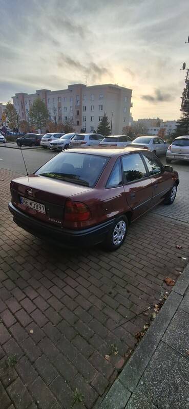 Elbląg Opel Astra 1.4 KAT stan kolekcjonerski.
Przebieg 110tys km.
Jedyny taki egzemplarz.