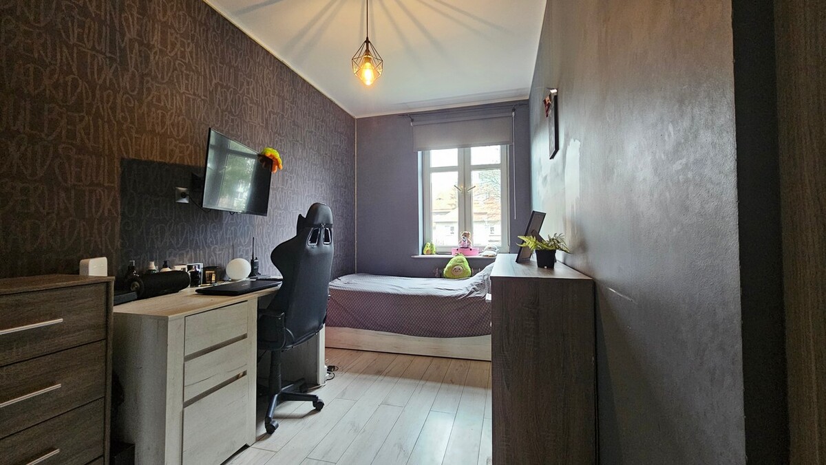 Elbląg BIURO NIERUCHOMOŚCISZULC& SZULCPowierzchnia mieszkania: 59 m2Garaż: 18 m2Ogródek: ok 100 m2Mieszkanie na