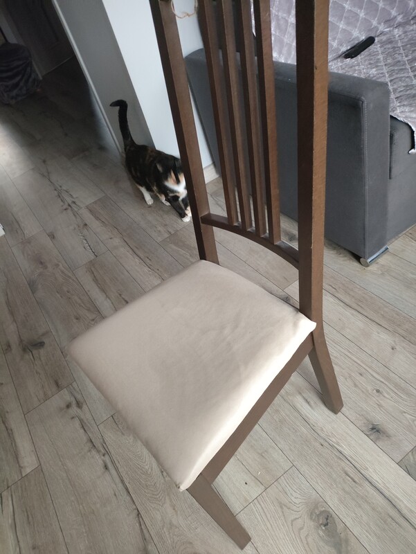 Elbląg Sprzedam stół i 6 krzeseł
Wymiary stołu 140 rozkłada się do 210 szerokość 80
Stół używany w dobrym stanie +