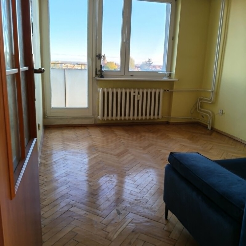 Elbląg Sprzedam mieszkanie 3-pokojowe w centrum miasta.