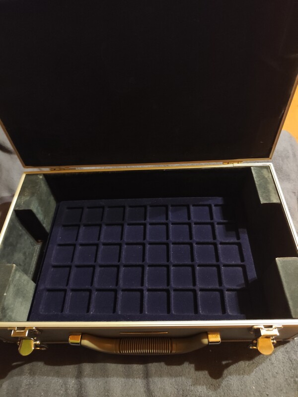 Elbląg Kupię monety polskie i z innych krajów srebrne jak i obiegowe, banknoty oraz akcesoria albumy klasery walizki