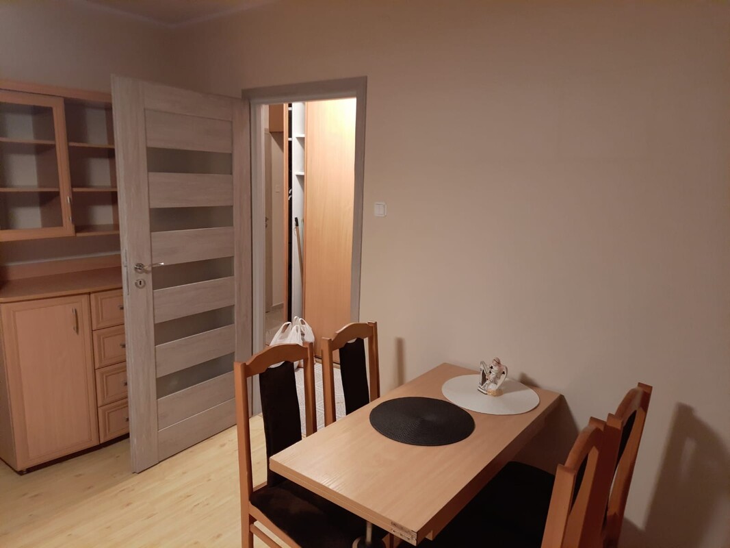 Elbląg 🏡 Do wynajęcia duża, przestronna kawalerka (36m2) z balkonem! 🌟