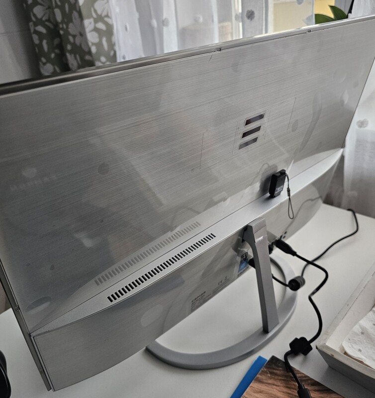 Elbląg Sprzedam Komputer typu All in one AiO Cepter 24
Używany, posiada nieliczne oznaki używania.
Usterka to rysa na