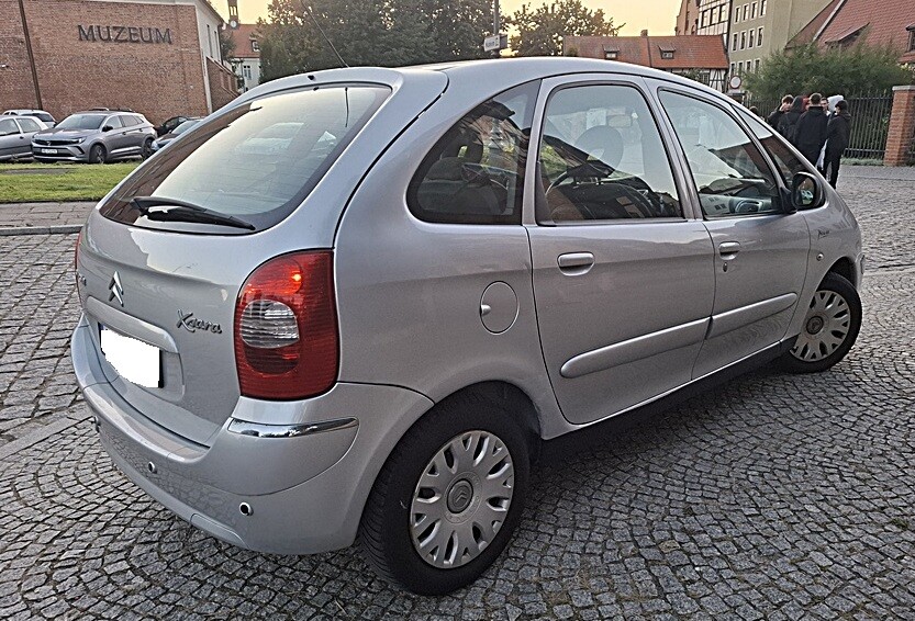 Elbląg CITROEN XSARA Picasso1.6 Benzyna2010 rokNAJBOGATSZE WYPOSAŻENIEKlimatyzacja MROZIOpłaty na Rok---