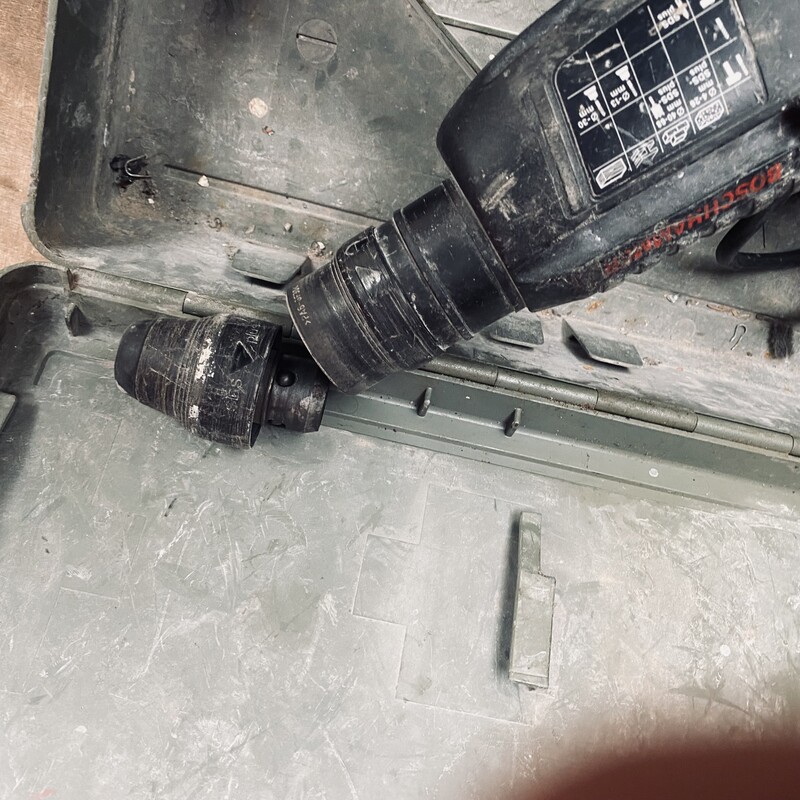 Elbląg Młotowiertarka Bosch GBH 2-26 DFR
W komplecie z walizką
Używana