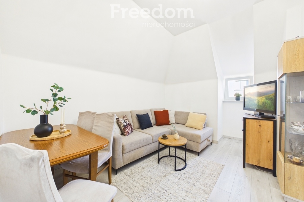 Elbląg FREEDOM NIERUCHOMOŚCISprzedam mieszkanie - Elbląg, Pionierska. Na sprzedaż przytulne mieszkanie położone