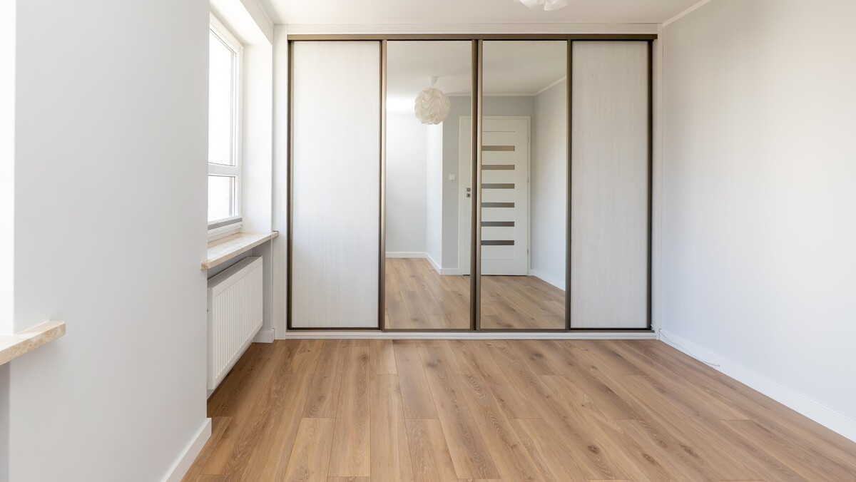 Elbląg TO MY SPRZEDAJEMYNIERUCHOMOŚCI W TYM MIEŚCIEBIURO NIERUCHOMOŚCIAMERICAN HOMEWYNAJMĘ - 3 POKOJE - STARY