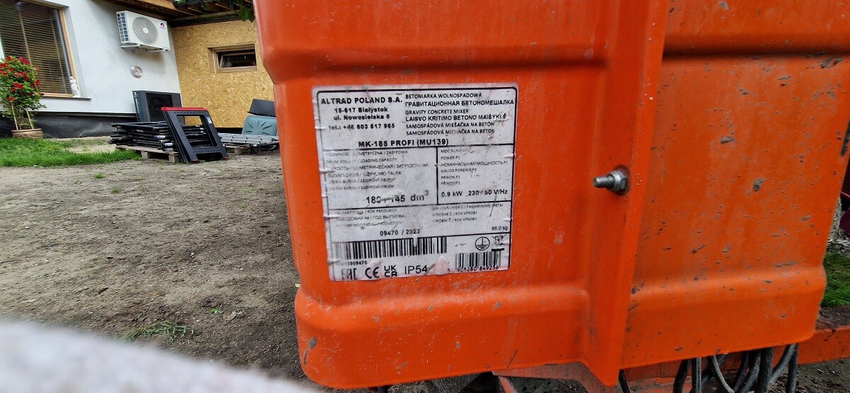 Elbląg Sprzedam betoniarkę ALTRAD MK-185 PROFI 140/180L 230V 1faza 900W KORBA. Betoniarkę używano do celów prywatnych.
