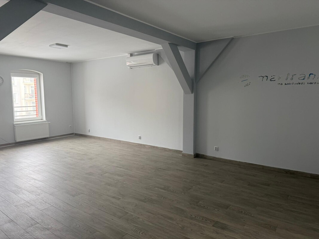Elbląg 🌟 Przestronny, klimatyzowany lokal 80m² na wynajem – idealny na biuro lub usługi!