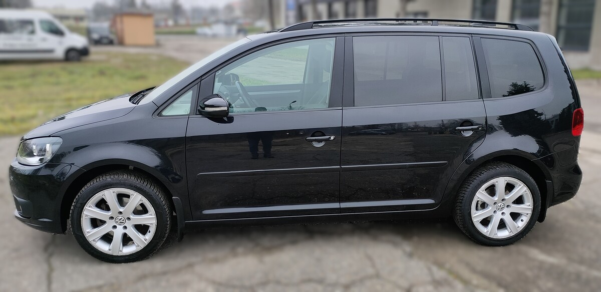 Elbląg Volkswagen Touran 1.6TDI 105km 2011r. - minivan 5-osobowy, bardzo funkcjonalny i wygodny.