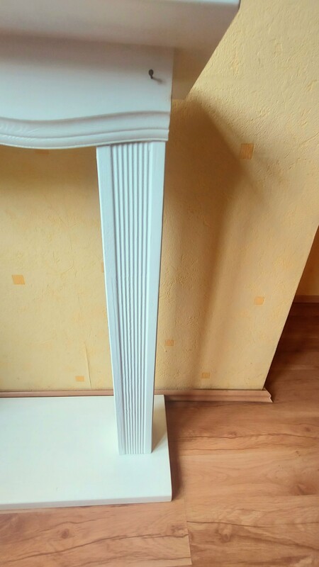 Elbląg Zestaw mebli
Piękna drewniana klasyczna obudowa do kominka.