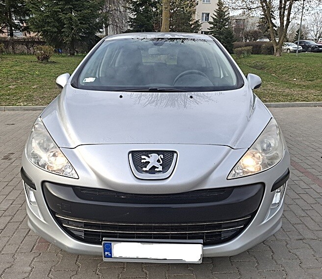 Elbląg Peugeot 3081.6 BenzynaM - 2011 r1.6 Benzynaprzebieg - 156 tyś. kmPo dużym serwisie