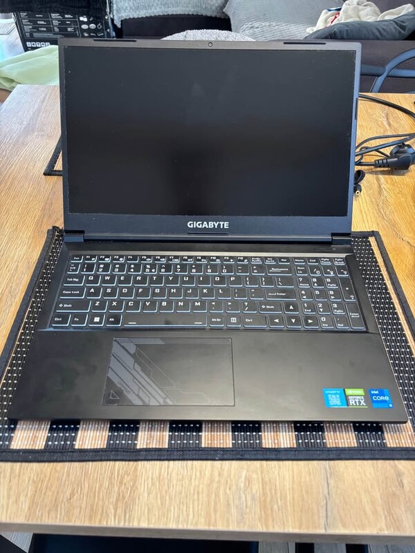 Elbląg Sprzedam laptopa Gamingowego Gigabyte G5 GE