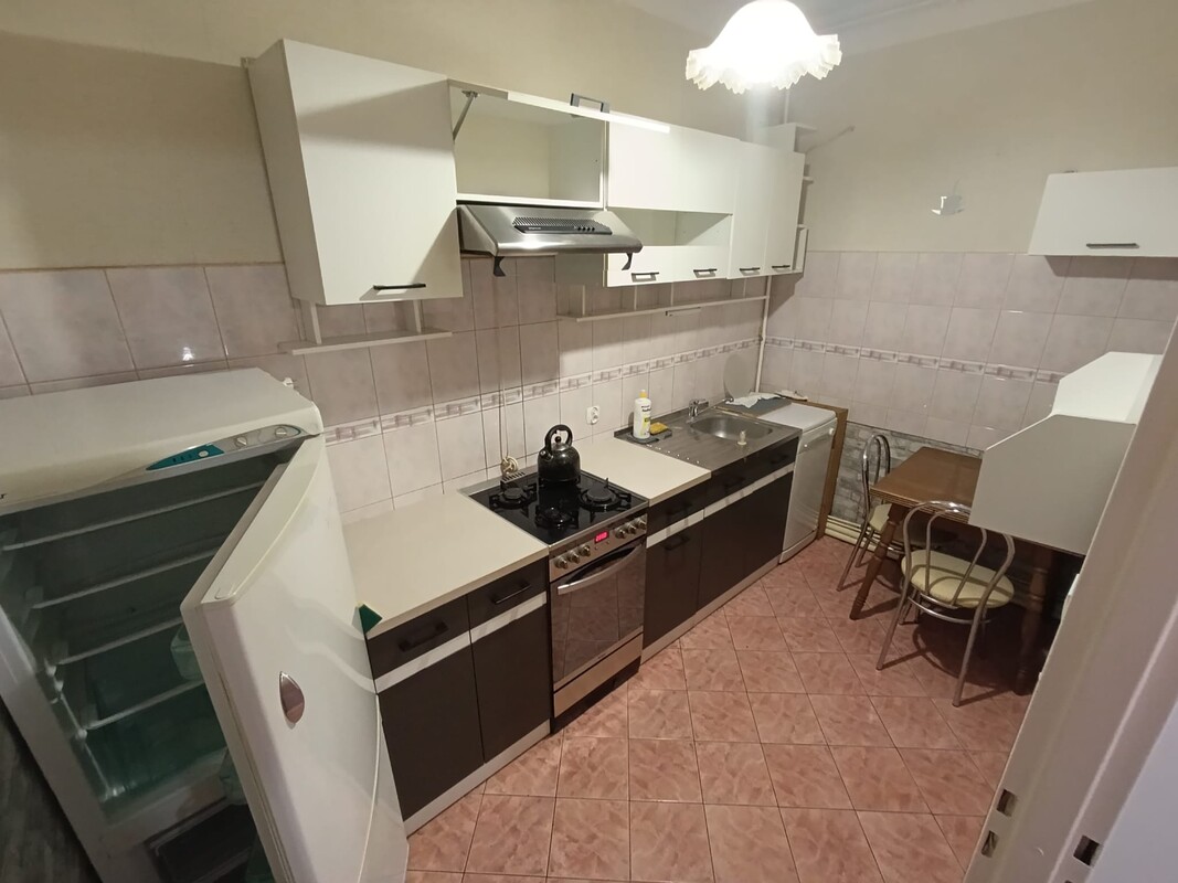 Elbląg Wynajmę 2-pokojowe mieszkanie w spokojnej dzielnicy, na parterze, z osobnym wejściem i parkingiem. Wolne od