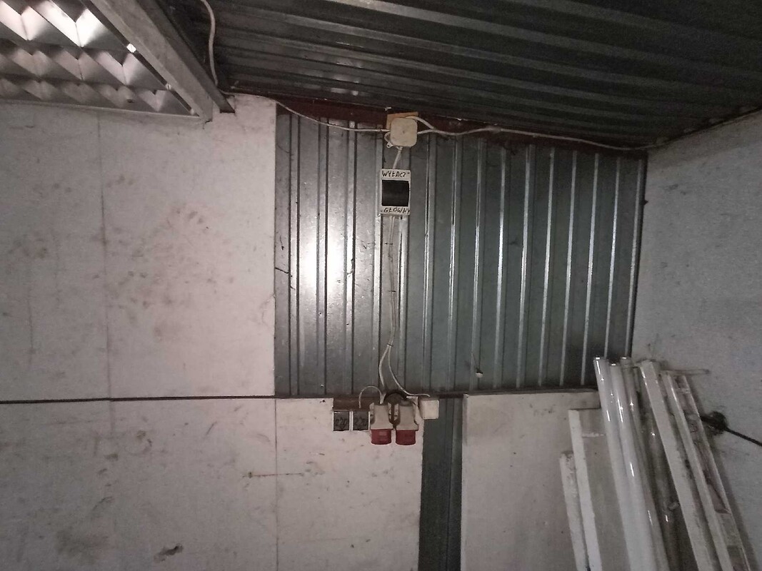 Elbląg Garaż 60 M2 w Elblagu