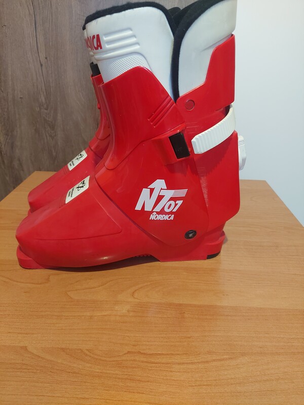 Elbląg Sprzedam buty narciarskie włoskiej firmy Nordica. Rozmiar 28 - 28,5.Wiecej informacji udzielę pod numerem