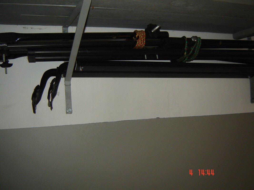 Elbląg Sprzedam (używany) samochodowy bagażnik dachowy na dwa rowery. Bagażnik włoskiej firmy Gev, posiada