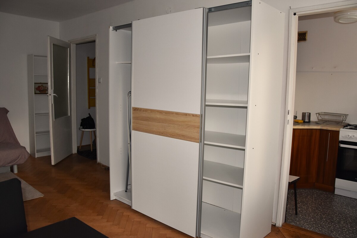 Elbląg ATUT NIERUCHOMOŚCI POLECA:Trzy pokojowe mieszkanie w bloku na wysokim parterze, idealne dla osób starszych,