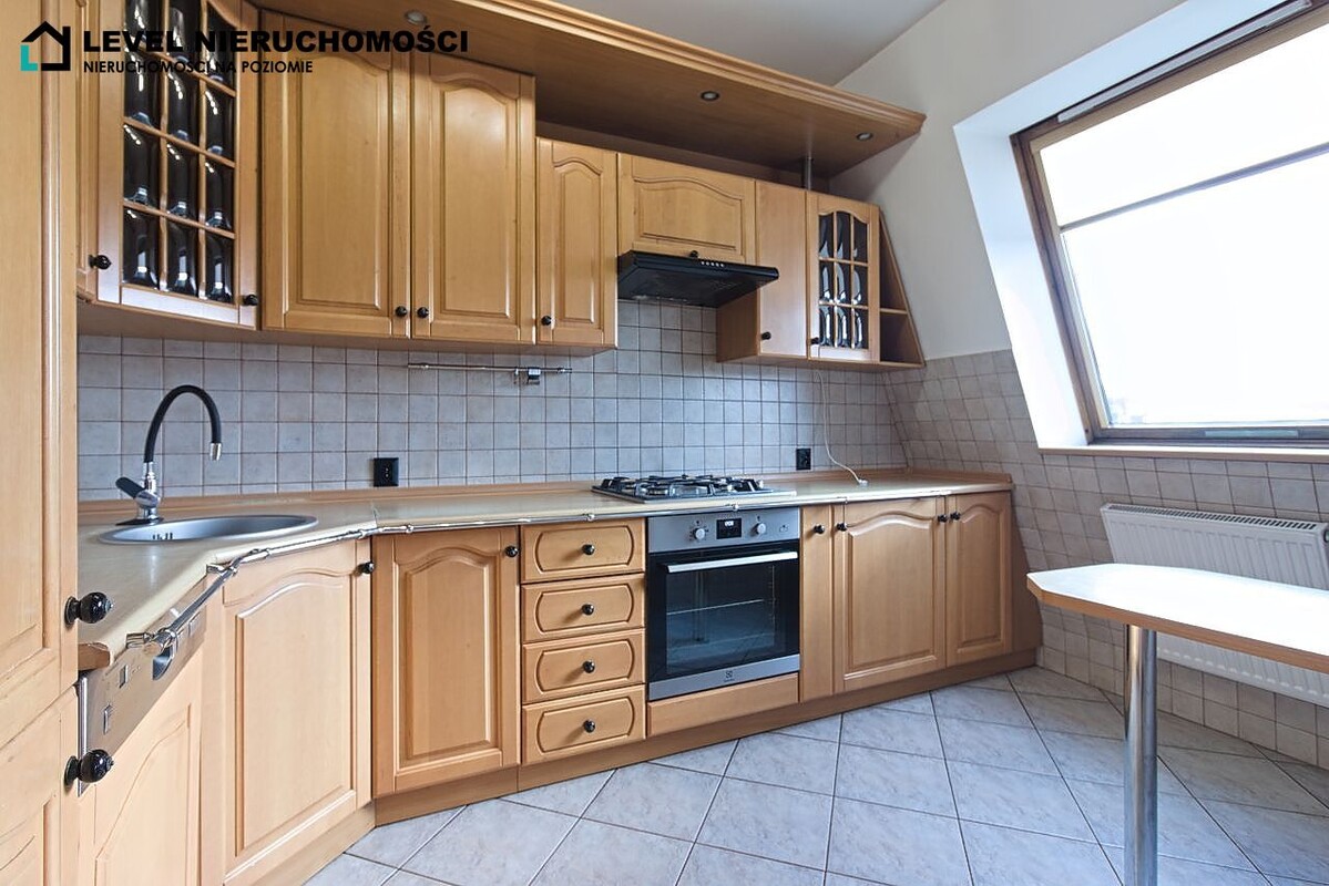 Elbląg LEVEL NIERUCHOMOŚCI Duże mieszkanie czteropokojowe ul. Powstańców Warszawskich,