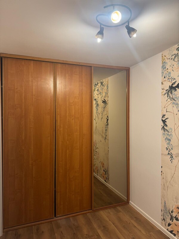 Elbląg Oferuję wynajem 2 pokoje plus balkon - jasne cieplutkie mieszkanie o powierzchni 34 m².
W Elblągu przy