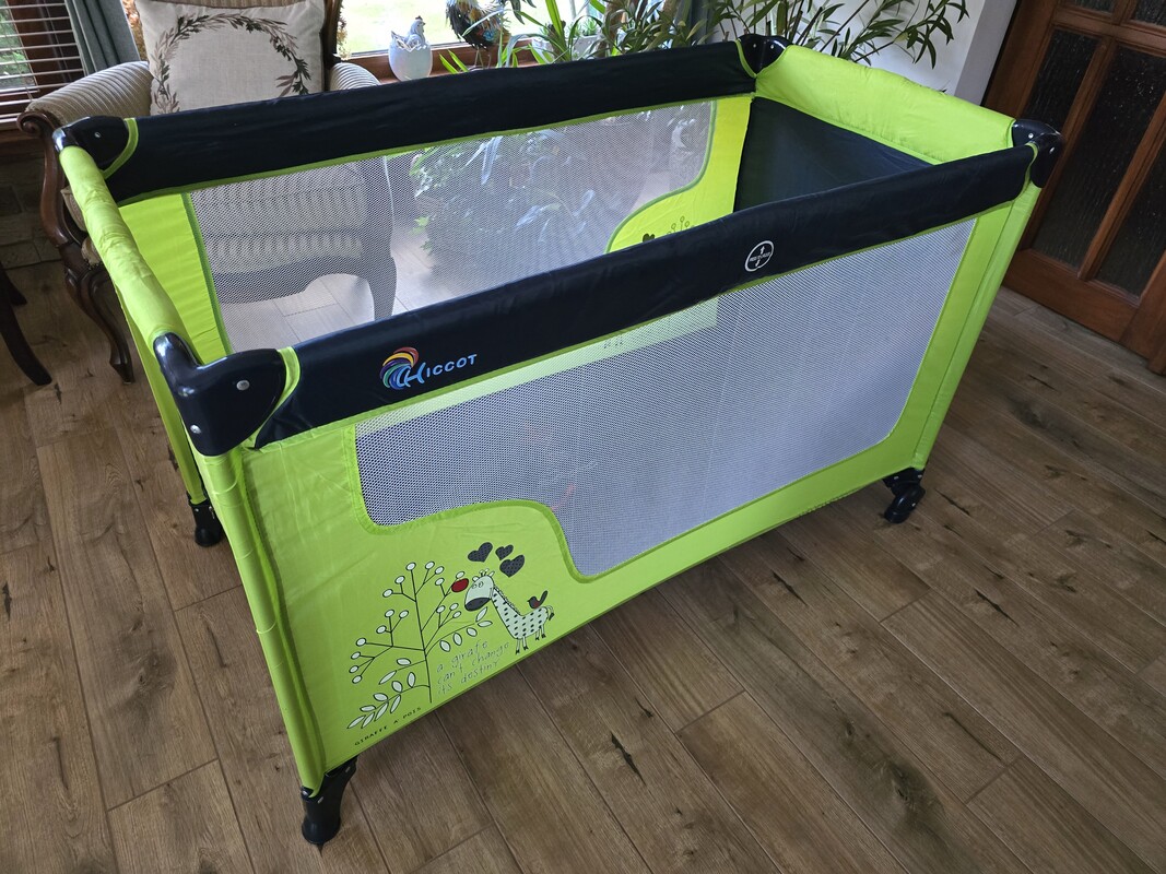 Elbląg LEKKI KOJEC / SKŁADANE ŁÓŻECZKO TURYSTYCZNEŁóżeczko doskonałe sprawdzi się zarówno w domu, jak i na wakacjach.