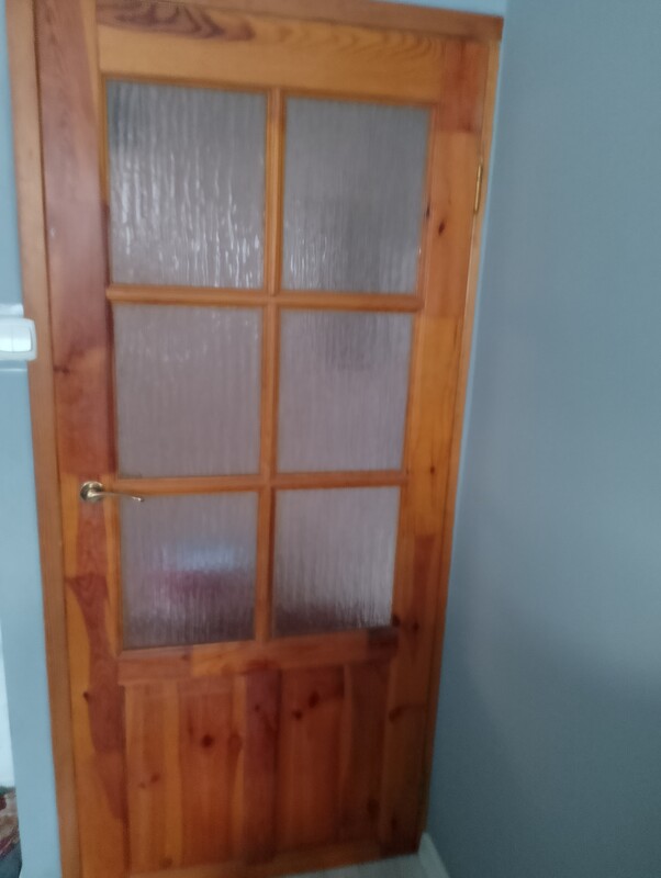 Elbląg Sprzedam drzwi wewnętrzne sosnowe lakierowane 80cm prawe wysokość 195cm