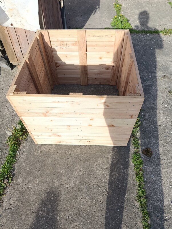 Elbląg Kompostownik lub miejsce na narzędzia 58 cm wysokie szerokie 78 cm możliwy odbiór w Elblągu ul. Warszawska