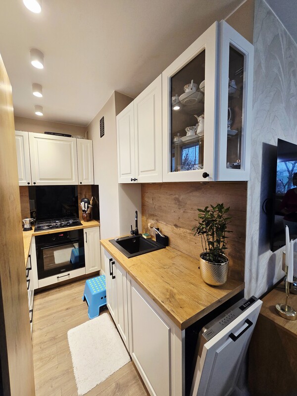 Elbląg Na sprzedaż ustawne 2-pokojowe mieszkanie, w centrum miasta. Mieszkanie usytuowane jest przy ulicy