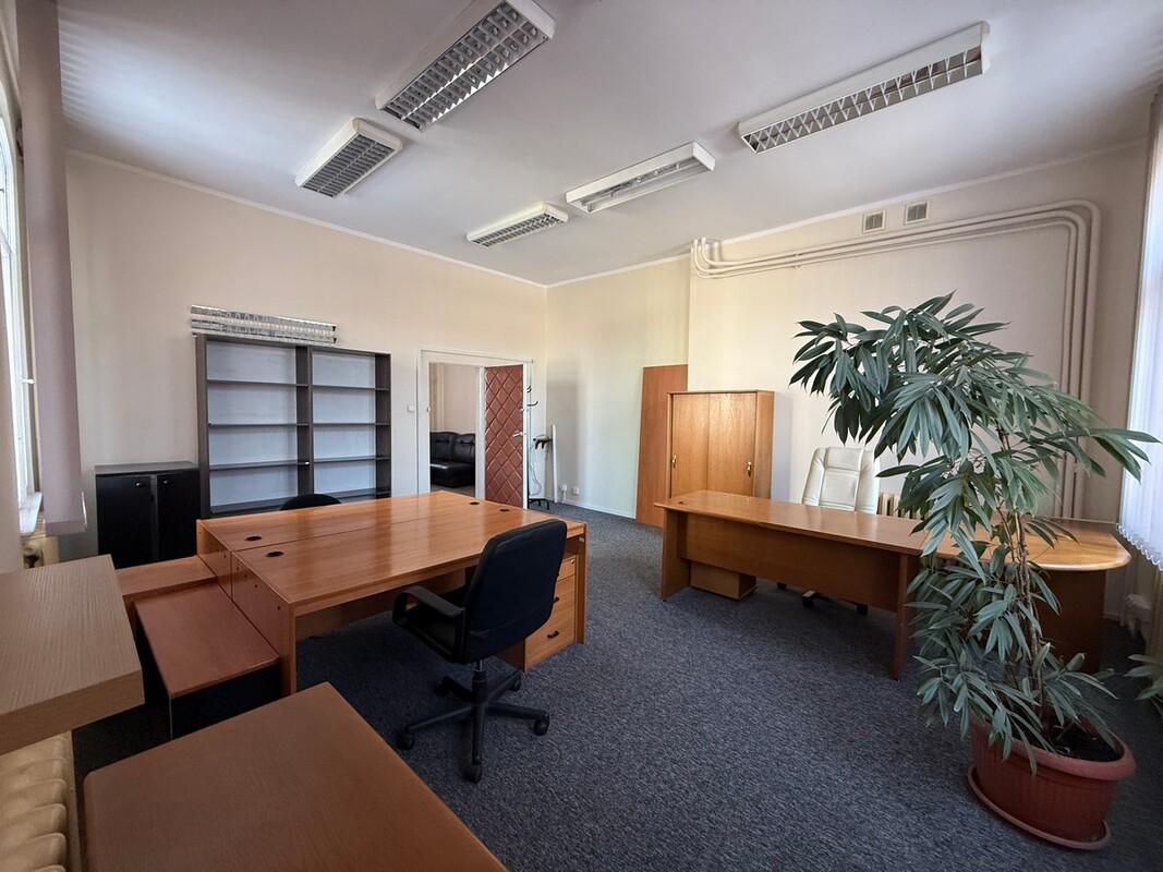 Elbląg BIURO NIERUCHOMOŚCISZULC& SZULCLokal usługowy: Elblągu ul. RobotniczaPowierzchnia: 50 m2Na wynajem