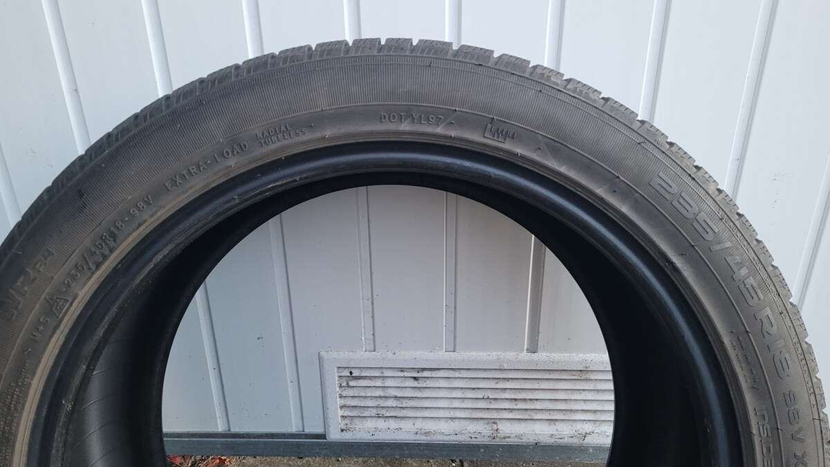 Elbląg Opony zimowe Nokian 235/45 R18