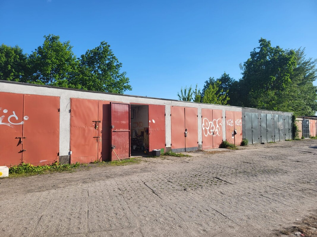 Elbląg AS NIERUCHOMOŚCI POLECAGARAŻ PODWÓJNY Elbląg, ul. Piaskowa* Murowany* Solidne metalowe