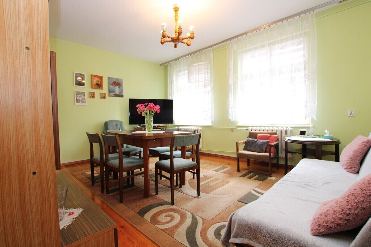 Elbląg NIERUCHOMOŚCI ANNA KRASZEWSKA  Poczuj niezwykły klimat przedwojennej kamienicy w sercu miasta!