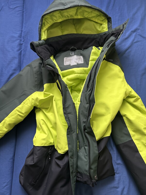 Elbląg Sprzedam używane kurtki marki 4F w dobrym stanie:
Kurtka 4F Membrane 5000 - Rozmiar: XL - cena 30zł
Kurtka 4F