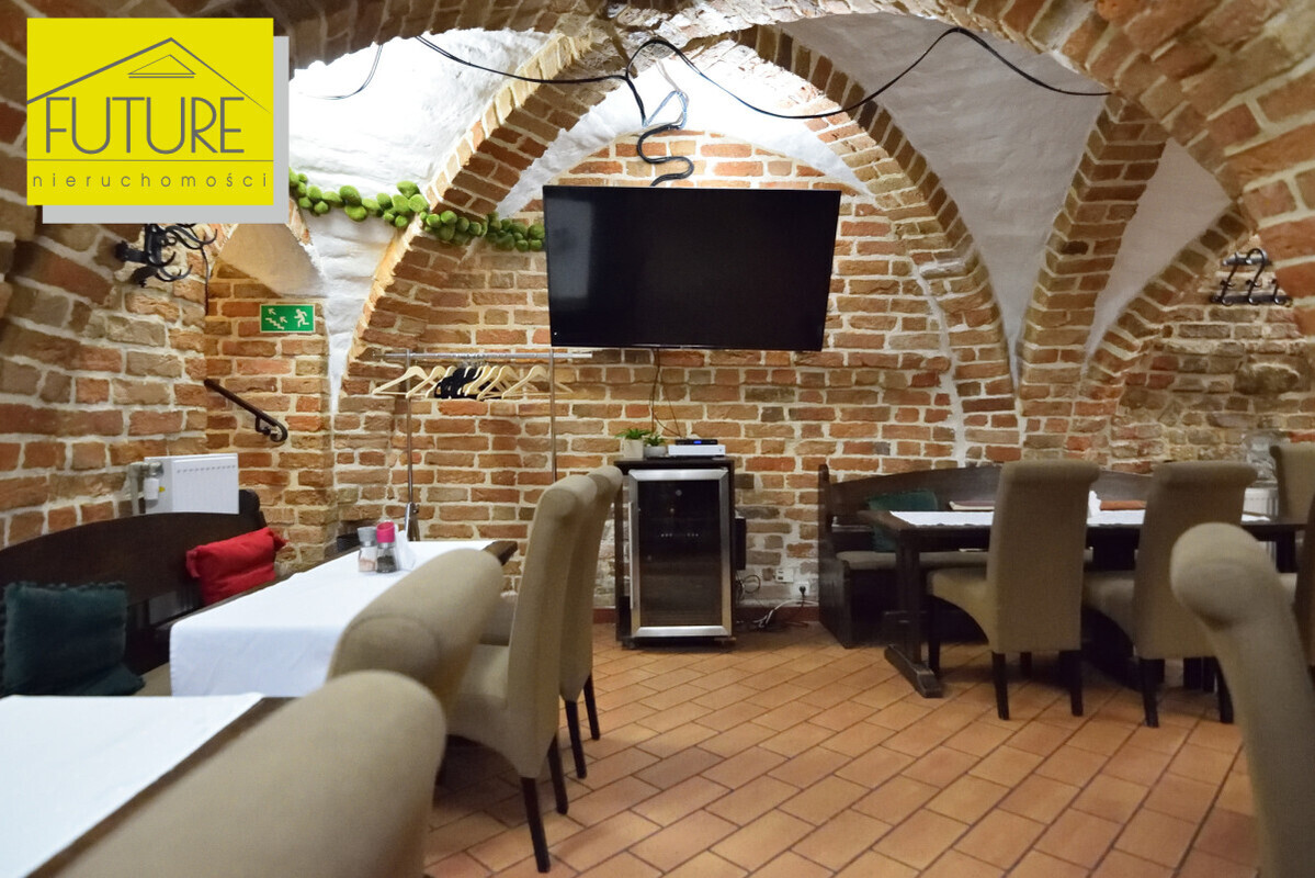 Elbląg FUTURE NIERUCHOMOŚCISprzedam komercyjny - Elbląg ul. Garbary LOKAL GASTRONOMICZNY Z PEŁNYM