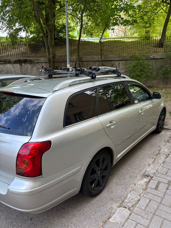 Elbląg Toyota Avensis Kombi 1.8 benzyna, rok 2003.
Auto sprawne, użytkowane na co dzień, samochód wygodny i pojemny.