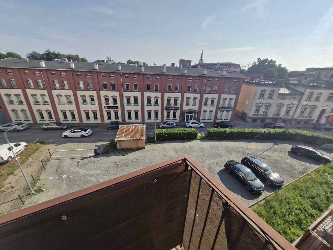 Elbląg BEZPOŚREDNIO! Gotowe do zamieszkania, 2-pokojowe mieszkanie z prywatnym parkingiem i balkonem tuż przy