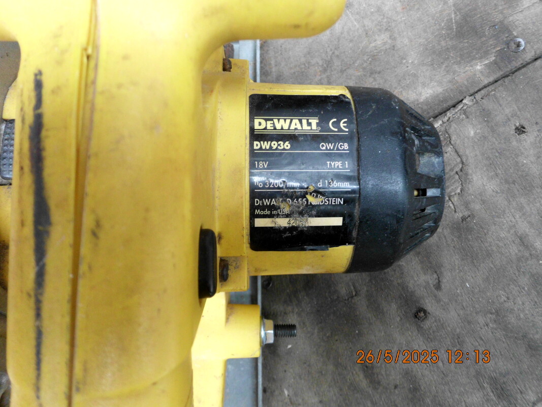 Elbląg DeWalt DW936 piła tarczowa
DEWALT DW 936 piłatarczowa sprawna, bateria do regeneracji
Do piły można dokupić