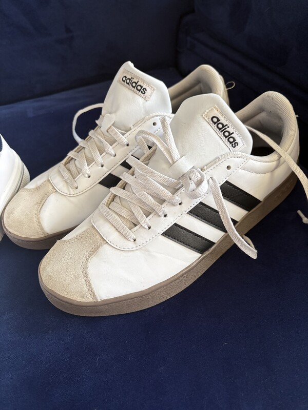 Elbląg Sprzedam męskie buty. Wszystkie rozmiar 42.Jordany 200 zł, pozostałe po 100 zł para.