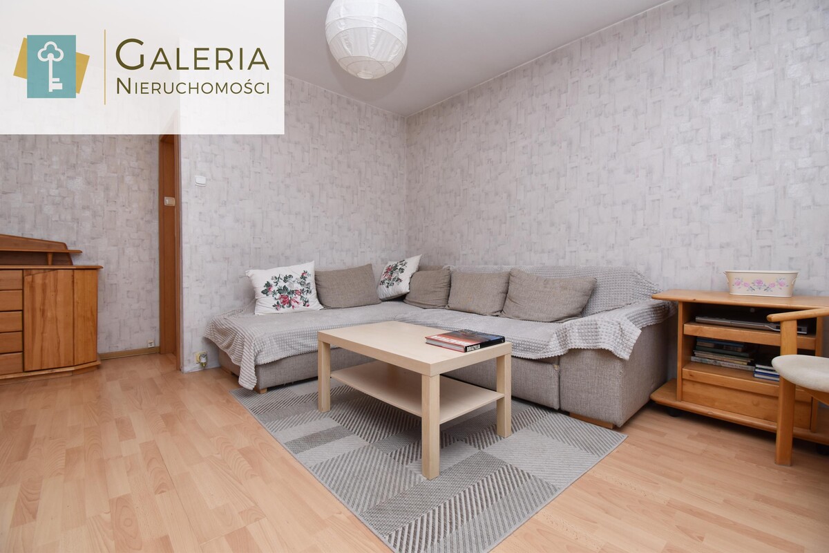 Elbląg GALERIA NIERUCHOMOŚCIZ pasji i miłości do nieruchomościNa sprzedaż: Trzypokojowe mieszkanie na ostatnim piętrze